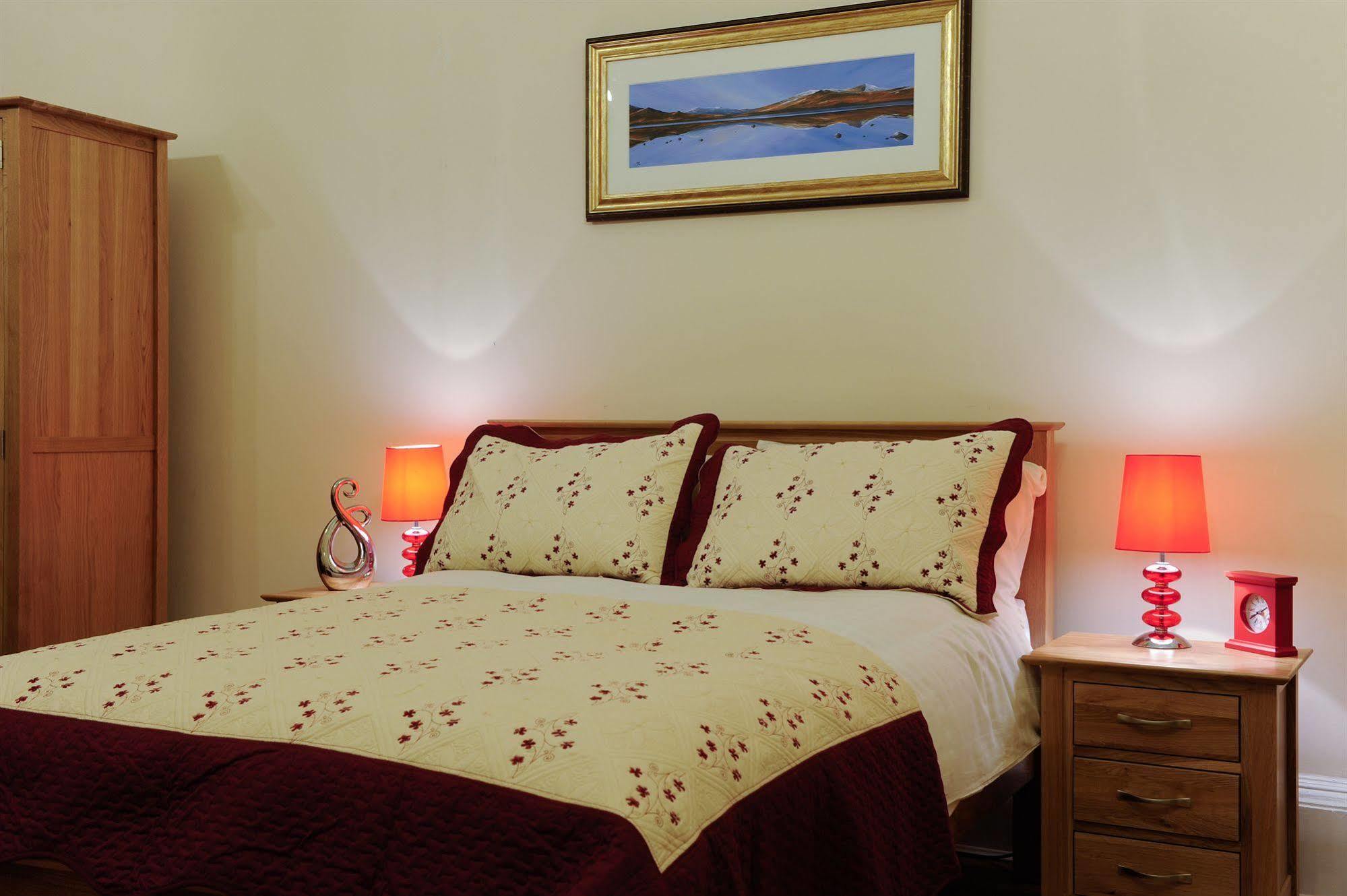 Edinburgh City Suites Экстерьер фото