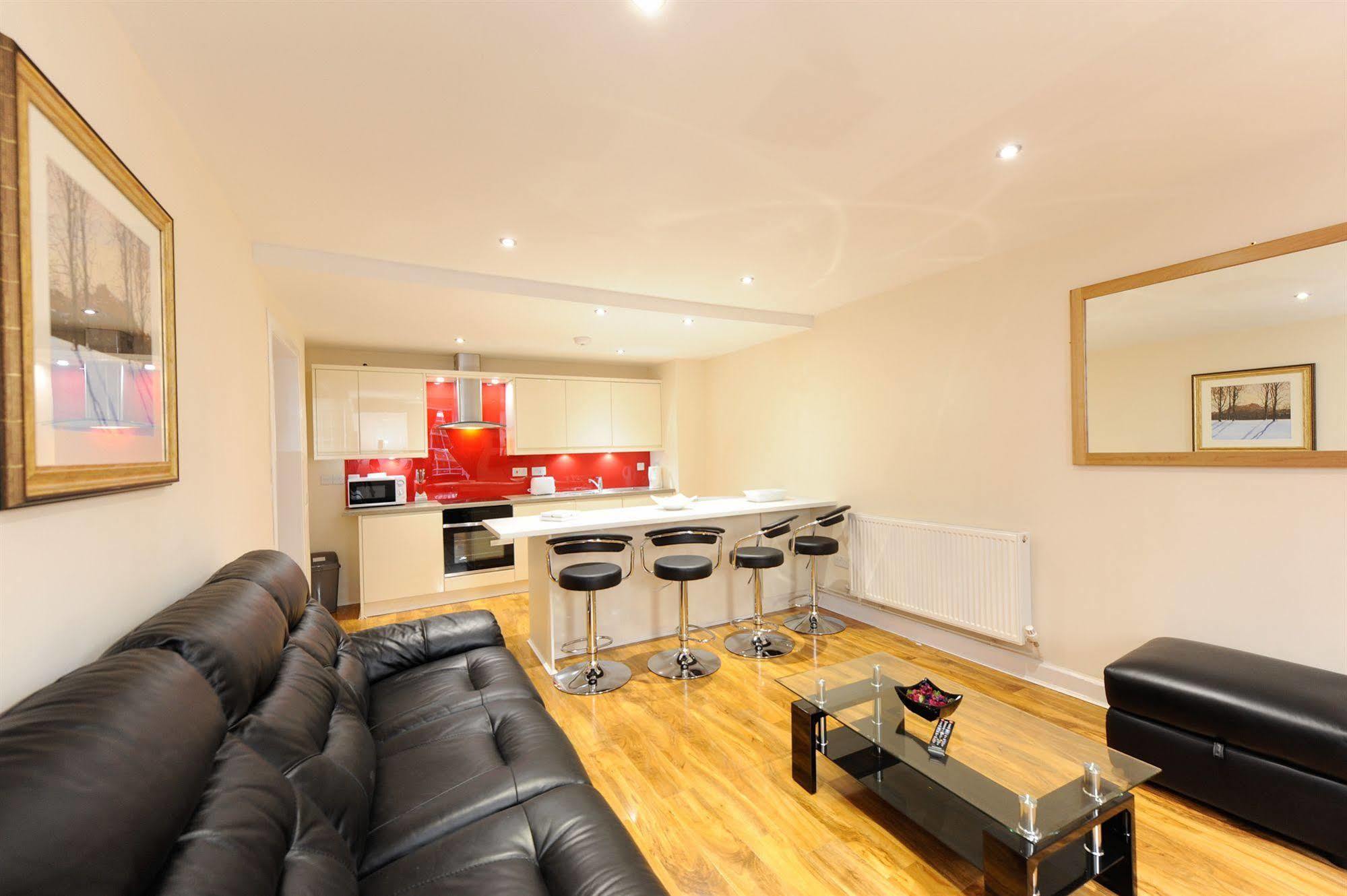 Edinburgh City Suites Экстерьер фото