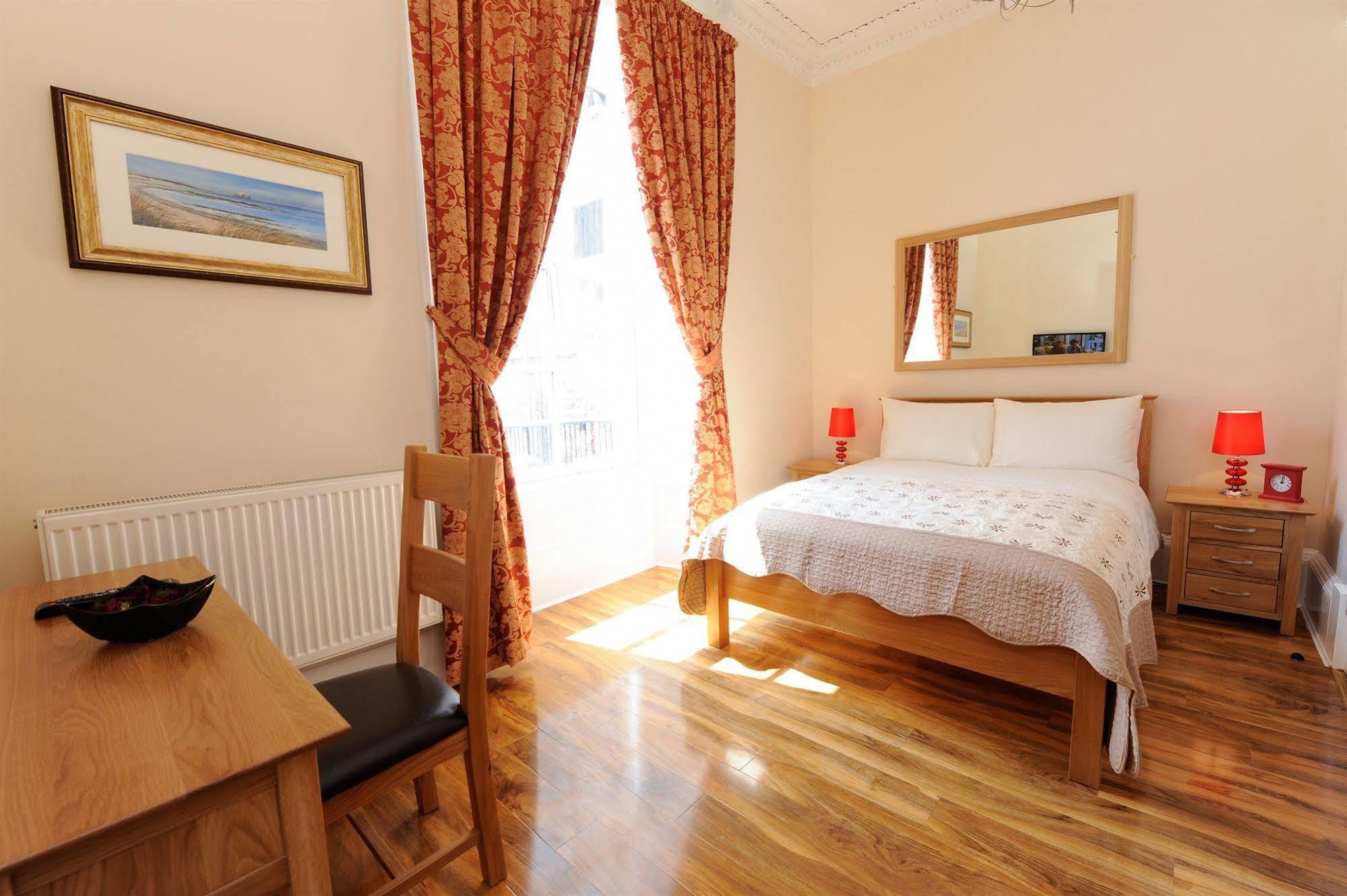 Edinburgh City Suites Экстерьер фото