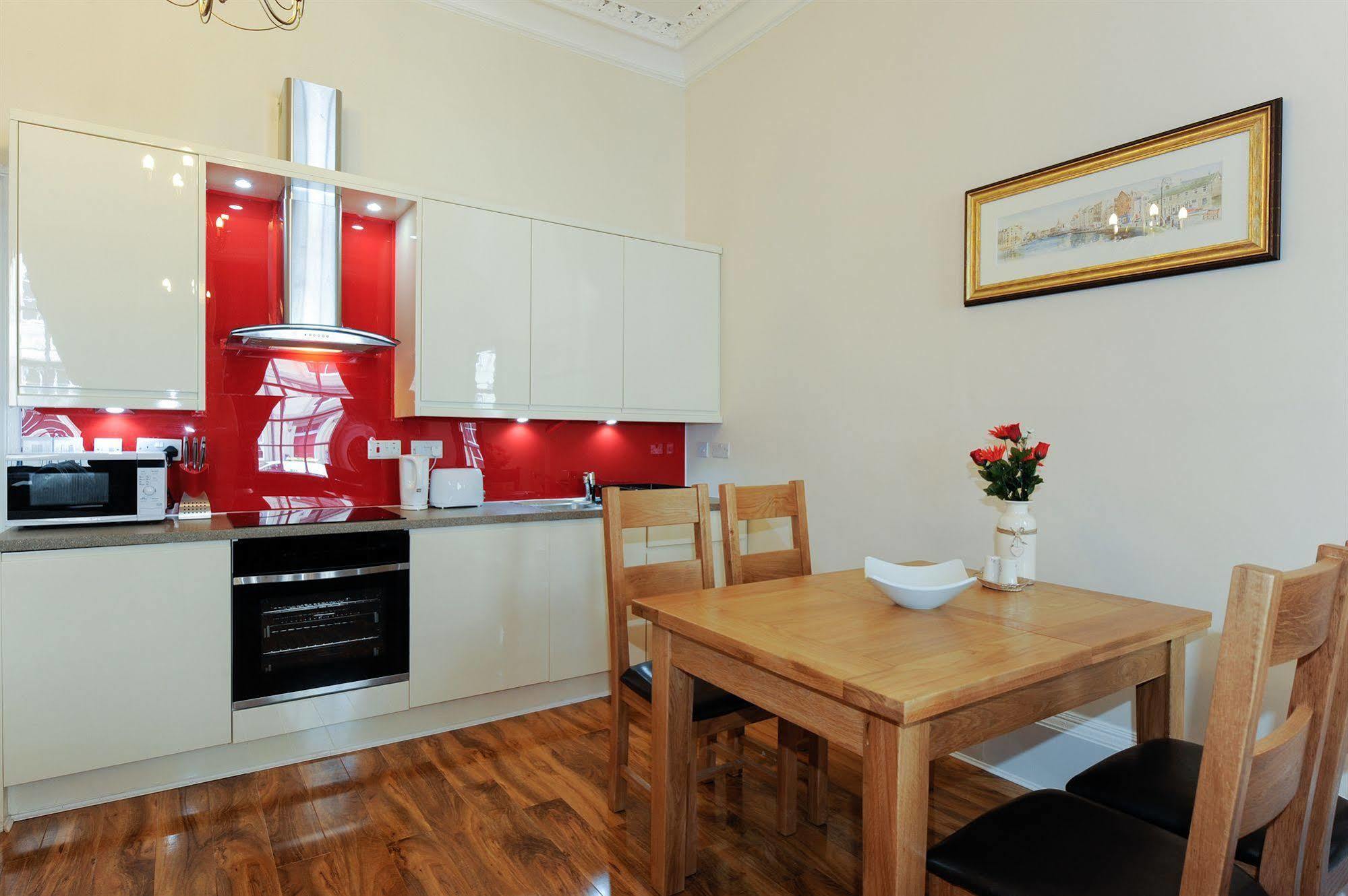 Edinburgh City Suites Экстерьер фото